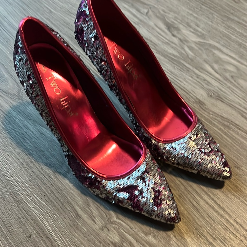 Two lips sequin high heels